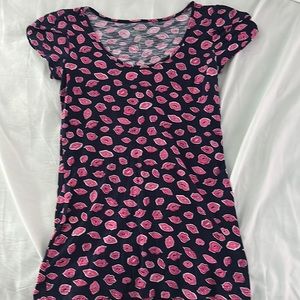 Lilly Pulitzer Lips Tee EUC XSmall